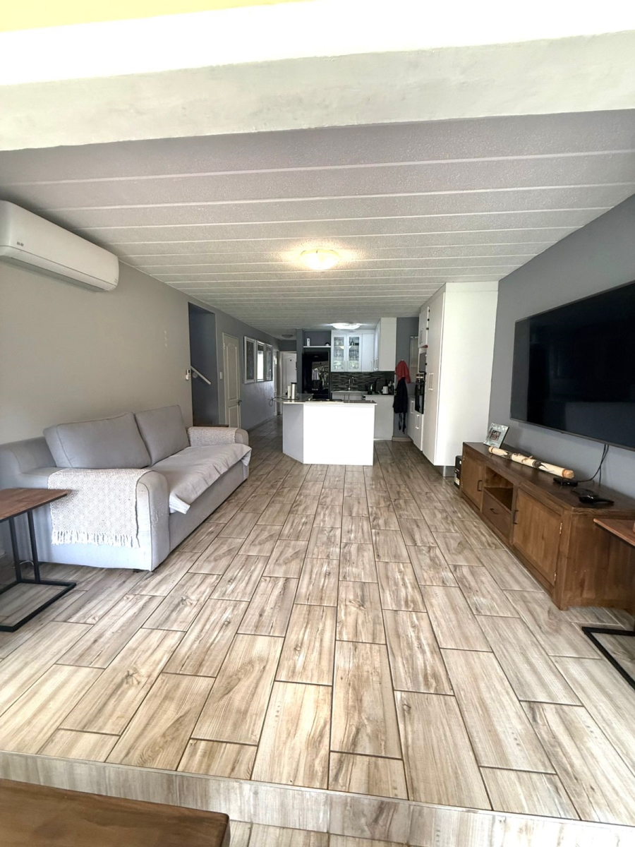 3 Bedroom Property for Sale in Caribbean Beach Club North West